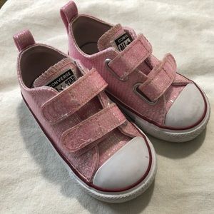 Converse Unisex Infants'Chuck Taylor All Star Glitter Low Top Sneaker Size: 6